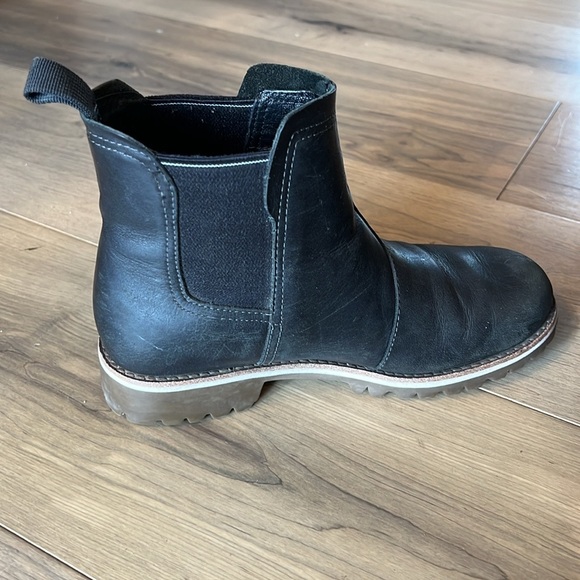 Chaco black Chelsea boot - Picture 6 of 9